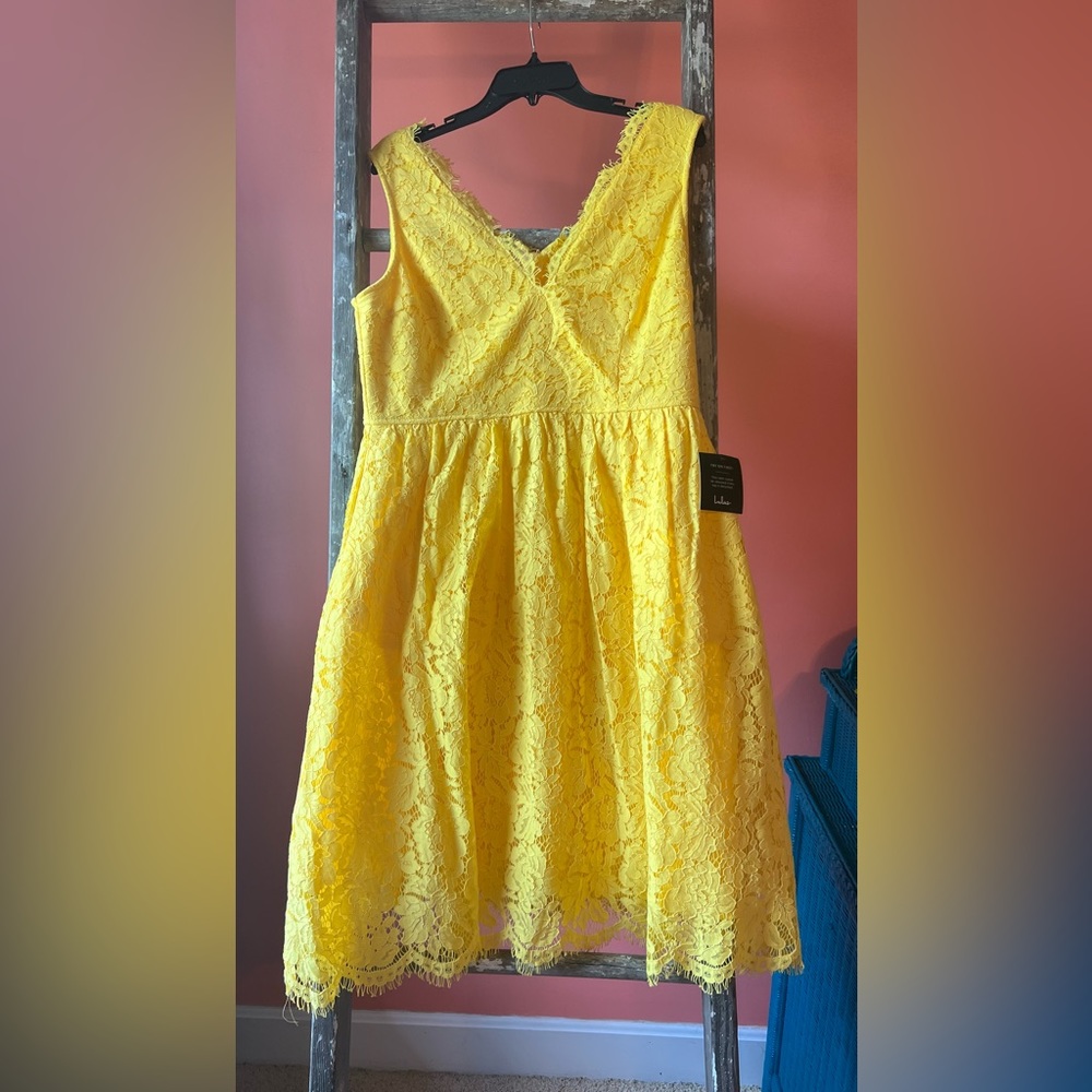 NWT Lulu’s lace dress. Bright Yellow, XL